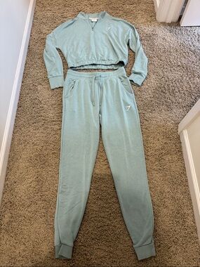 Gymshark Mint Green Cropped Half-Zip Sweatshirt & Joggers
